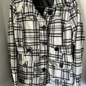 BONGO white and black plaid jacket. Size L 25"L 19"W